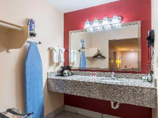 Quality Inn & Suites Bridge City Orange Værelse billede